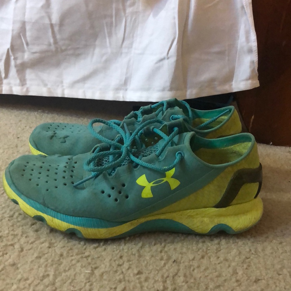 Womens Under Armour running shoes